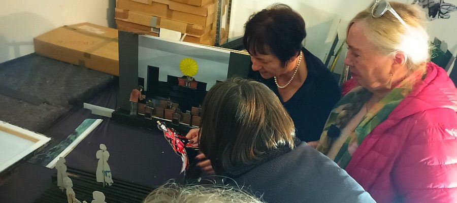 Besuch im Papiertheater